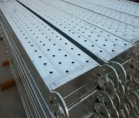 Centring materials and shoring systems
