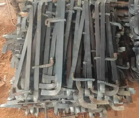 Centring materials and shoring systems